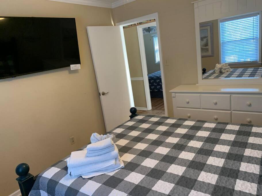Beach Breeze 3, Pet Friendly, Walking Distance To Atlantic Ocean Free Parking Myrtle Beach Bagian luar foto