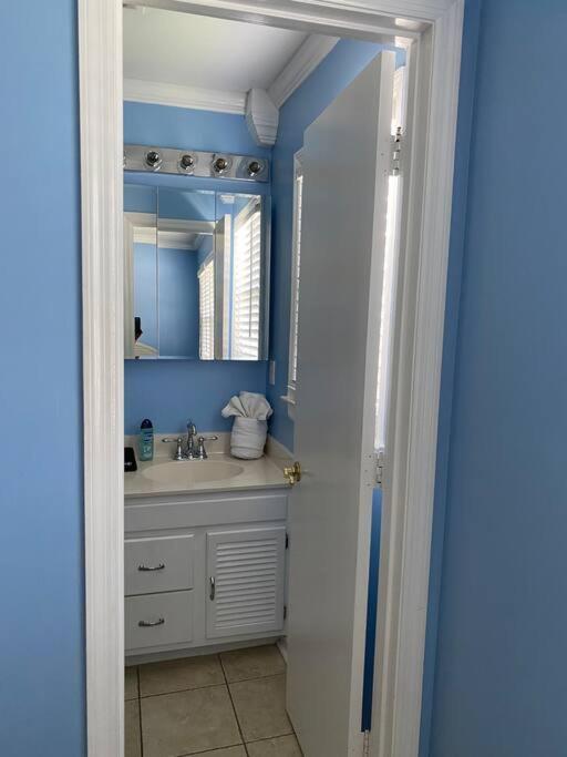 Beach Breeze 3, Pet Friendly, Walking Distance To Atlantic Ocean Free Parking Myrtle Beach Bagian luar foto